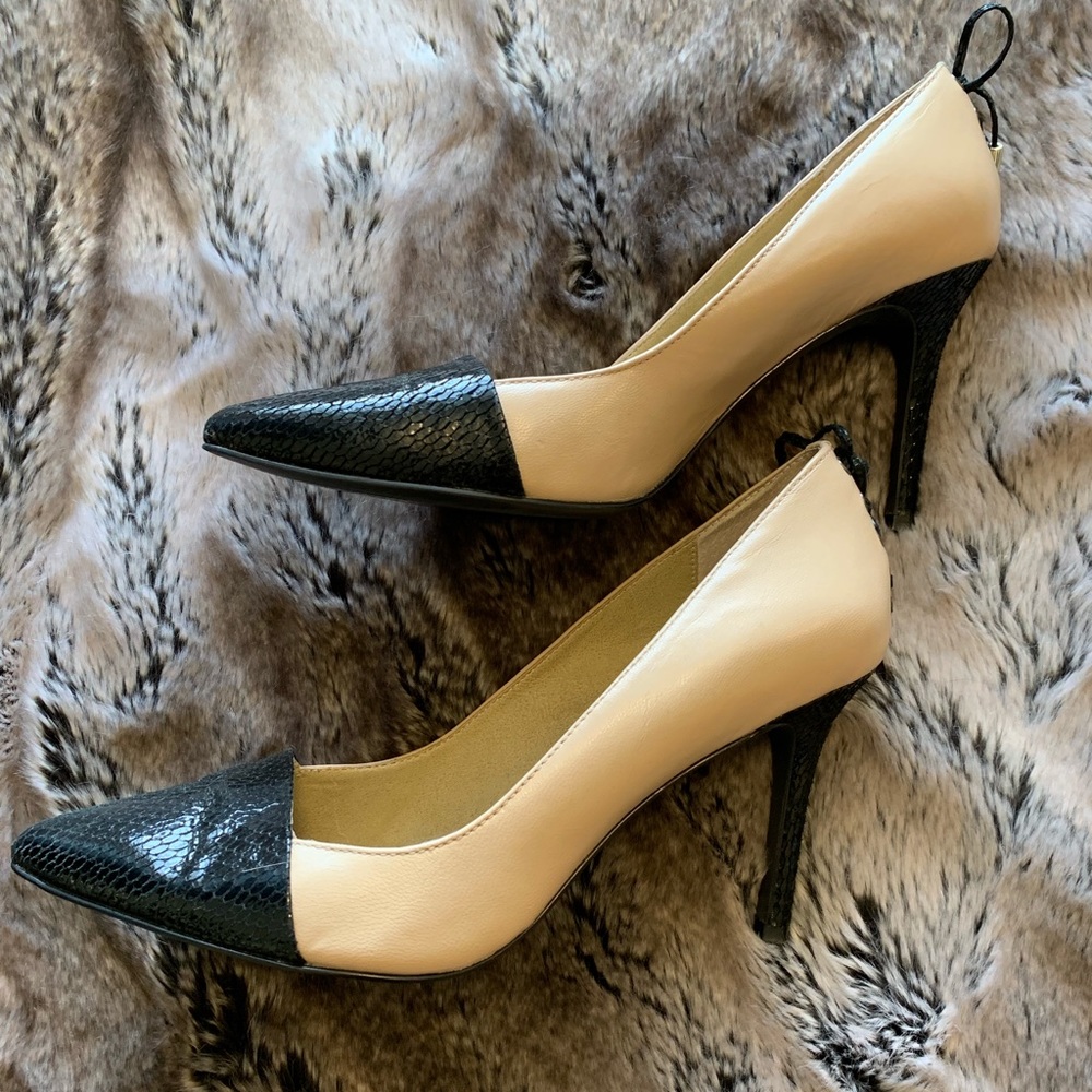 Levity Jalone Pointy Toe Pump Tan/Black Heels